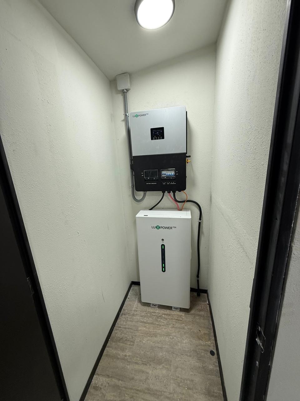 Caseta Móvil Solar NOMAD - Sistema Inversor