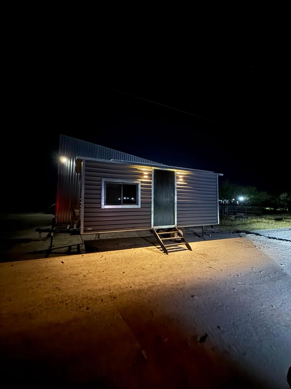 Caseta Móvil Solar NOMAD iluminación nocturna